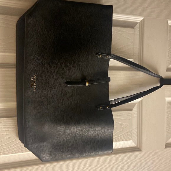 Victoria’s Secret valentines tote - Picture 2 of 8